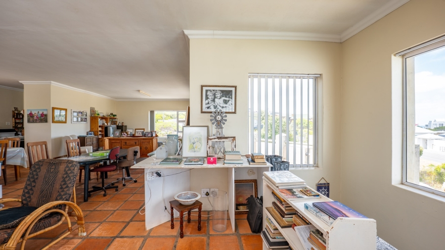 3 Bedroom Property for Sale in Struisbaai Western Cape